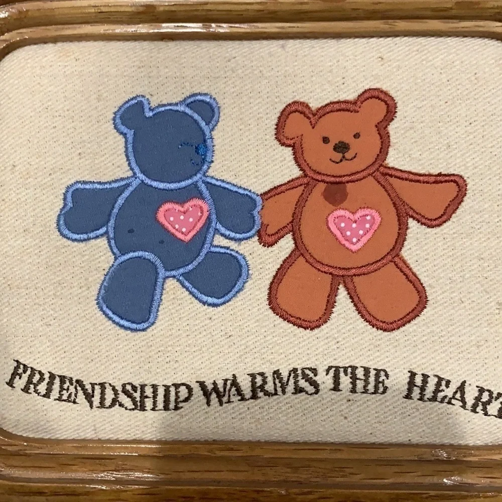 Russ Traditional Treasures bear friendship warms the heart wall plaque MCM